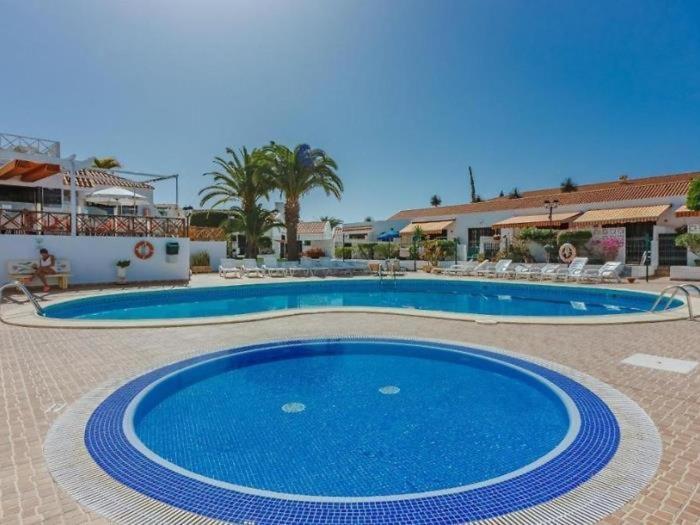 97 Hermosa Marina Primavera Con Terraza Y Piscina 아데제 외부 사진